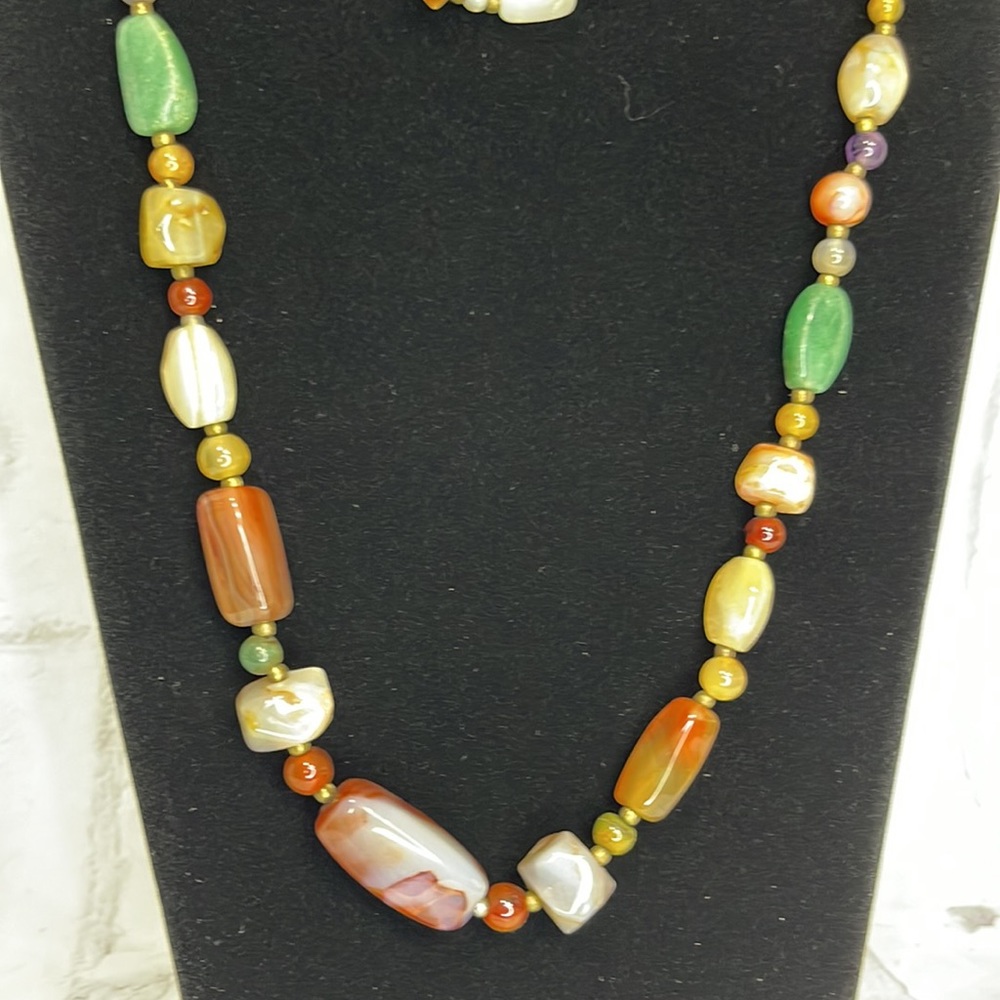 Vintage Multi-Colored Polished Agate Stone Beaded Necklace with Bronze Beads 17" - Picture 4 of 9